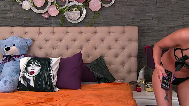 VannyFoxx online show from 27, 3, 2026