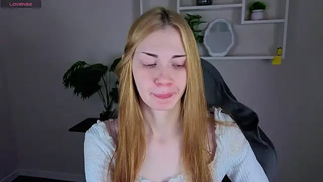 Snapshot of Jennie_Hunter chatting on 5, 5, 2026 Jennie Hunter online show from 5, 5, 2026