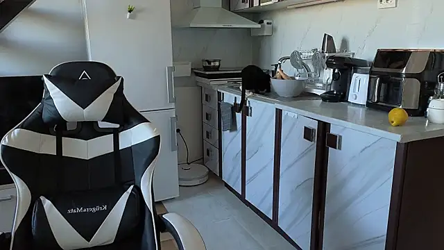 RyanStorm  online show from 4, 11, 2025