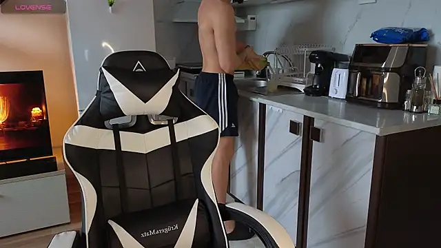 RyanStorm  online show from 10, 11, 2025