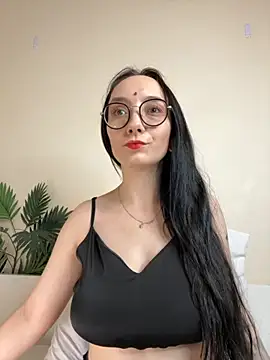 Jinhee Tiny online show from 10, 9, 2025
