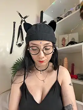 Jinhee Tiny online show from 2, 10, 2025