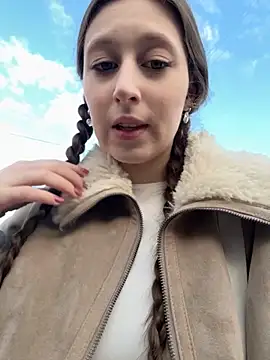 FroggyAnna online show from 7, 10, 2025