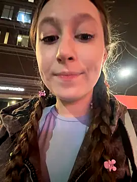 FroggyAnna online show from 11, 11, 2025