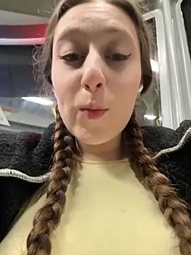 FroggyAnna online show from 4, 12, 2025