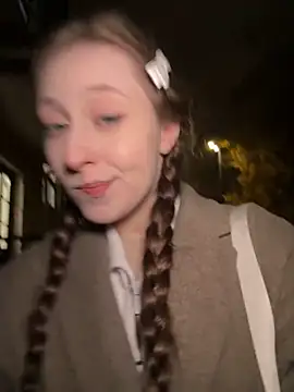 FroggyAnna online show from 15, 10, 2025