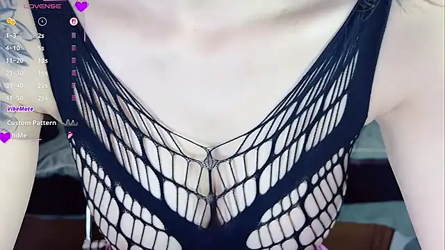 lingzi9333 online show from 7, 11, 2025