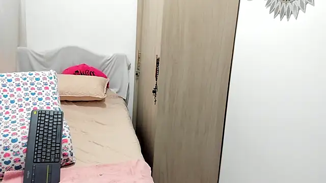 Snapshot of Isbettyche chatting on 6, 11, 2025 Isbettyche online show from 6, 11, 2025