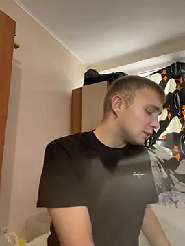 Snapshot of Luka_Belton chatting on 15, 10, 2025 Luka Belton online show from 15, 10, 2025