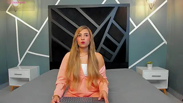 Snapshot of Alana_cox_ chatting on 27, 11, 2025 Alana cox online show from 27, 11, 2025