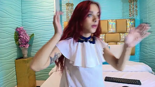 Scarlet Monroee online show from 30, 9, 2025