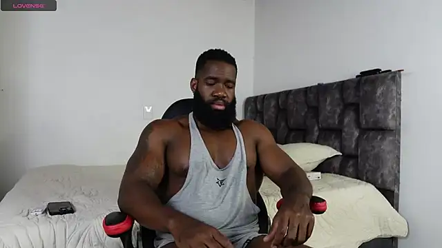 Snapshot of james_musclebbc chatting on 14, 6, 2026 james musclebbc online show from 14, 6, 2026
