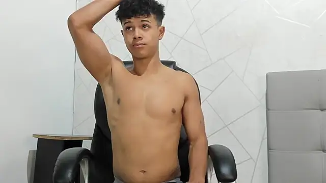 Snapshot of Alex_Colton7 chatting on 27, 11, 2025 Alex Colton7 online show from 27, 11, 2025