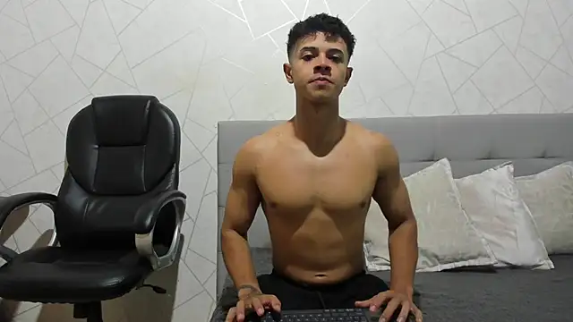 Snapshot of Alex_Colton7 chatting on 25, 10, 2025 Alex Colton7 online show from 25, 10, 2025