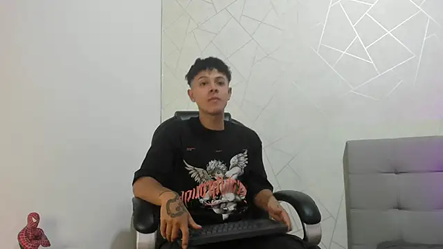 Snapshot of Alex_Colton7 chatting on 8, 11, 2025 Alex Colton7 online show from 8, 11, 2025