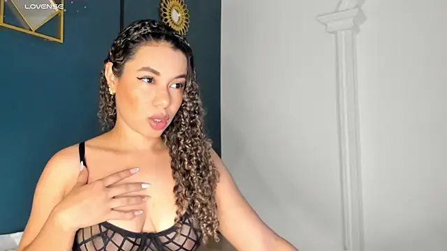 Snapshot of angie_leonn chatting on 13, 7, 2026 angie leonn online show from 13, 7, 2026