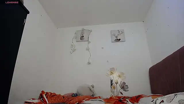 Liahdiaz  online show from 17, 7, 2026