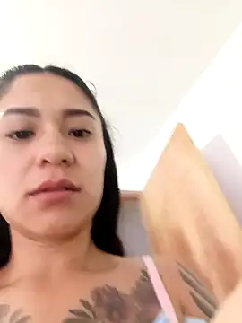 Liahdiaz  online show from 9, 2, 2026