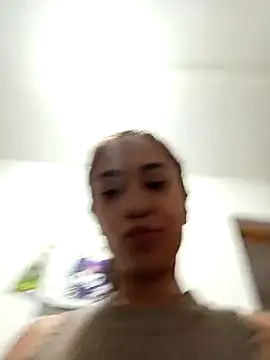 Liahdiaz  online show from 11, 11, 2025