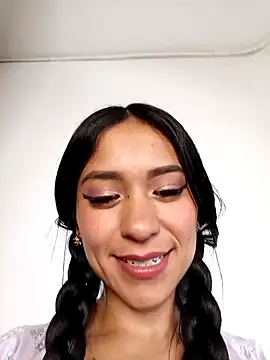 Liahdiaz  online show from 29, 9, 2025