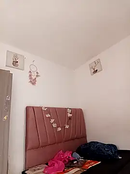 Liahdiaz  online show from 16, 12, 2025