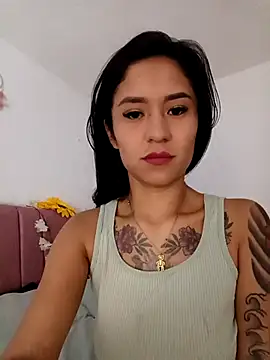 Liahdiaz  online show from 25, 9, 2025