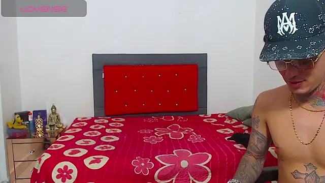 miawhithee online show from 25, 11, 2025