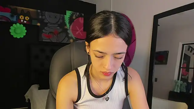 Snapshot of miIa_bratz chatting on 8, 5, 2026 miIa bratz online show from 8, 5, 2026