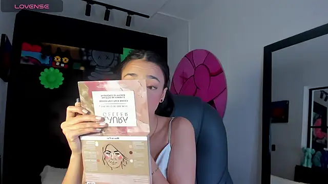 miIa bratz online show from 22, 4, 2026