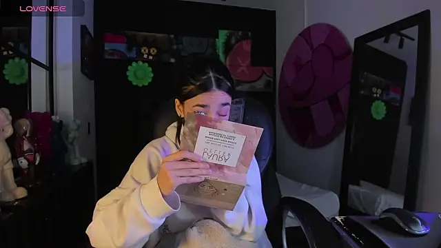 miIa bratz online show from 12, 3, 2026