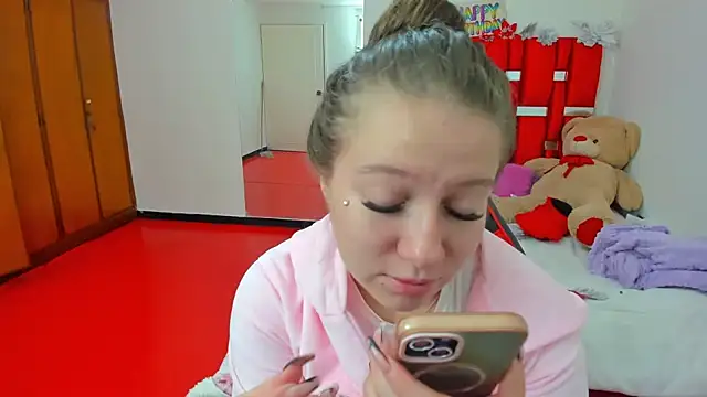 Snapshot of Luna_Analya chatting on 22, 7, 2026 Luna Analya online show from 22, 7, 2026