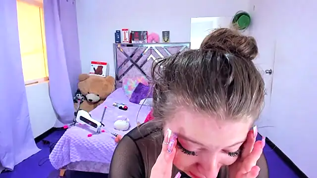 Luna Analya online show from 13, 4, 2026