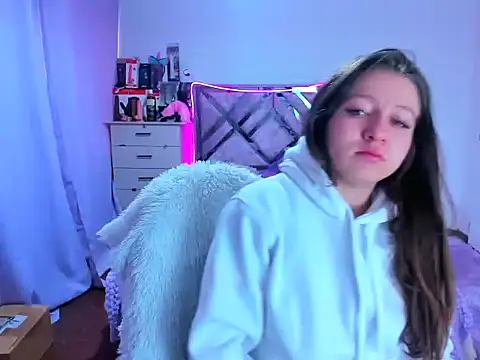 Luna Analya online show from 17, 10, 2025