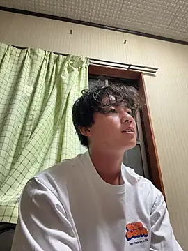 Snapshot of shoma2003 chatting on 11, 10, 2025 shoma2003 online show from 11, 10, 2025