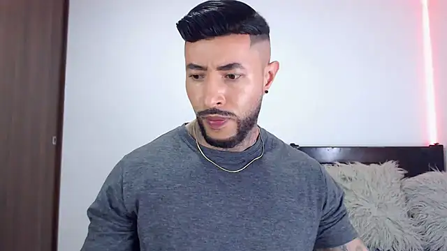 andrea de lucaa online show from 16, 12, 2025