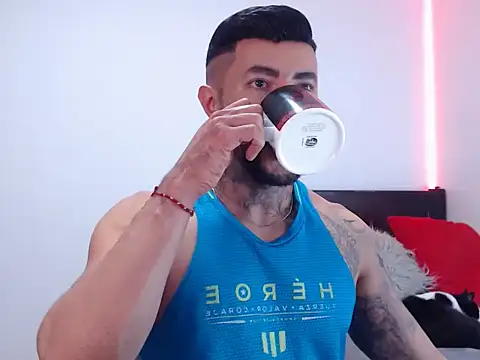 andrea de lucaa online show from 6, 11, 2025