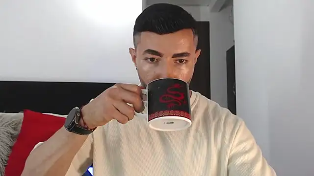 Snapshot of andrea_de_lucaa chatting on 19, 5, 2026 andrea de lucaa online show from 19, 5, 2026
