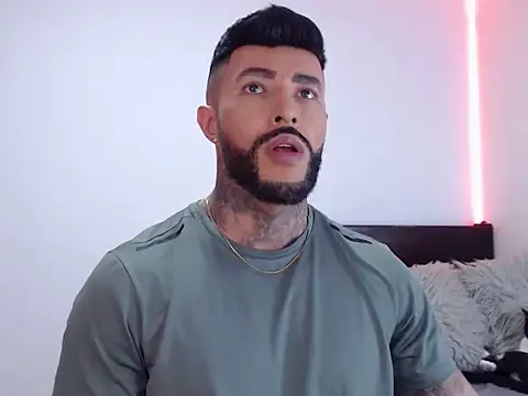 andrea de lucaa online show from 20, 10, 2025