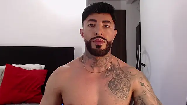 Snapshot of andrea_de_lucaa chatting on 5, 6, 2026 andrea de lucaa online show from 5, 6, 2026