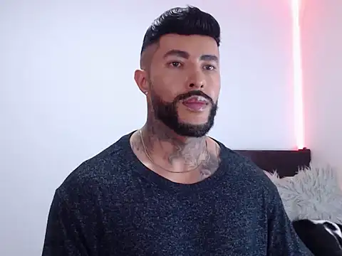 andrea de lucaa online show from 21, 10, 2025