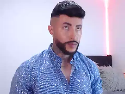 andrea de lucaa online show from 17, 10, 2025