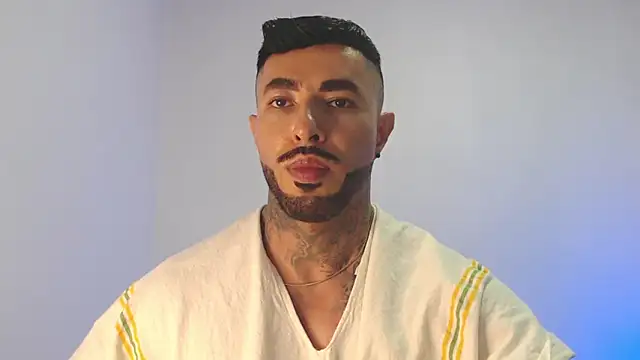 Snapshot of andrea_de_lucaa chatting on 7, 5, 2026 andrea de lucaa online show from 7, 5, 2026