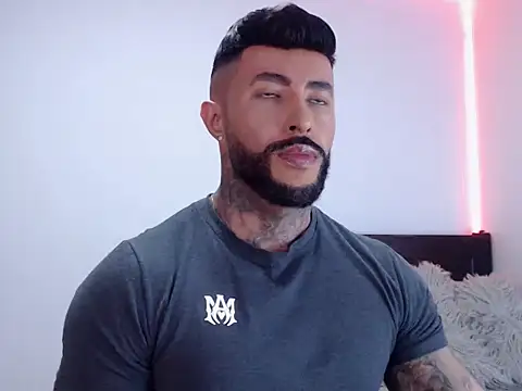 andrea de lucaa online show from 18, 10, 2025