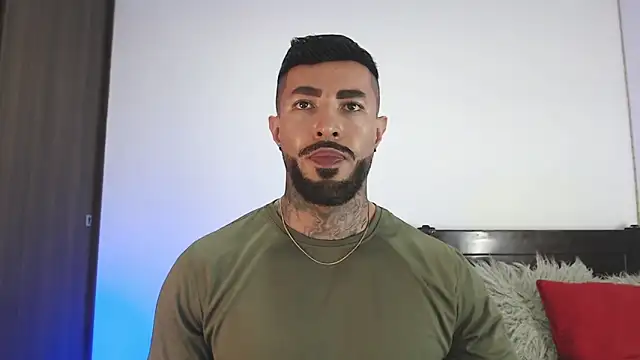 andrea de lucaa online show from 5, 4, 2026