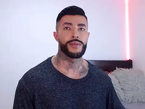 andrea de lucaa online show from 16, 10, 2025