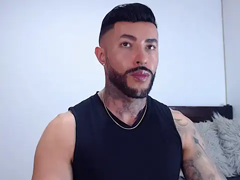 andrea de lucaa online show from 8, 10, 2025