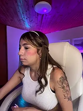 Isabella18 pink online show from 9, 2, 2026