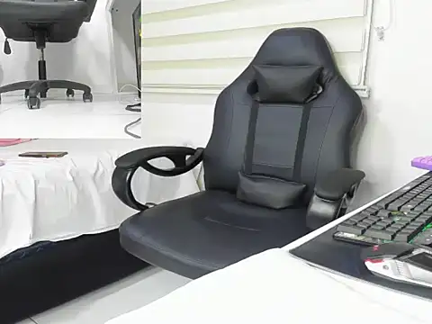 Snapshot of queen_goddess9 chatting on 5, 10, 2025 queen goddess9 online show from 5, 10, 2025