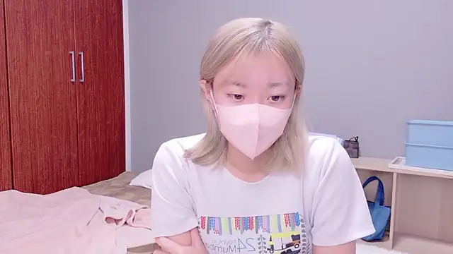 Nana  ch online show from 10, 11, 2025