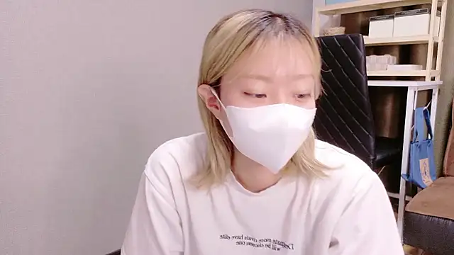 Nana  ch online show from 21, 10, 2025